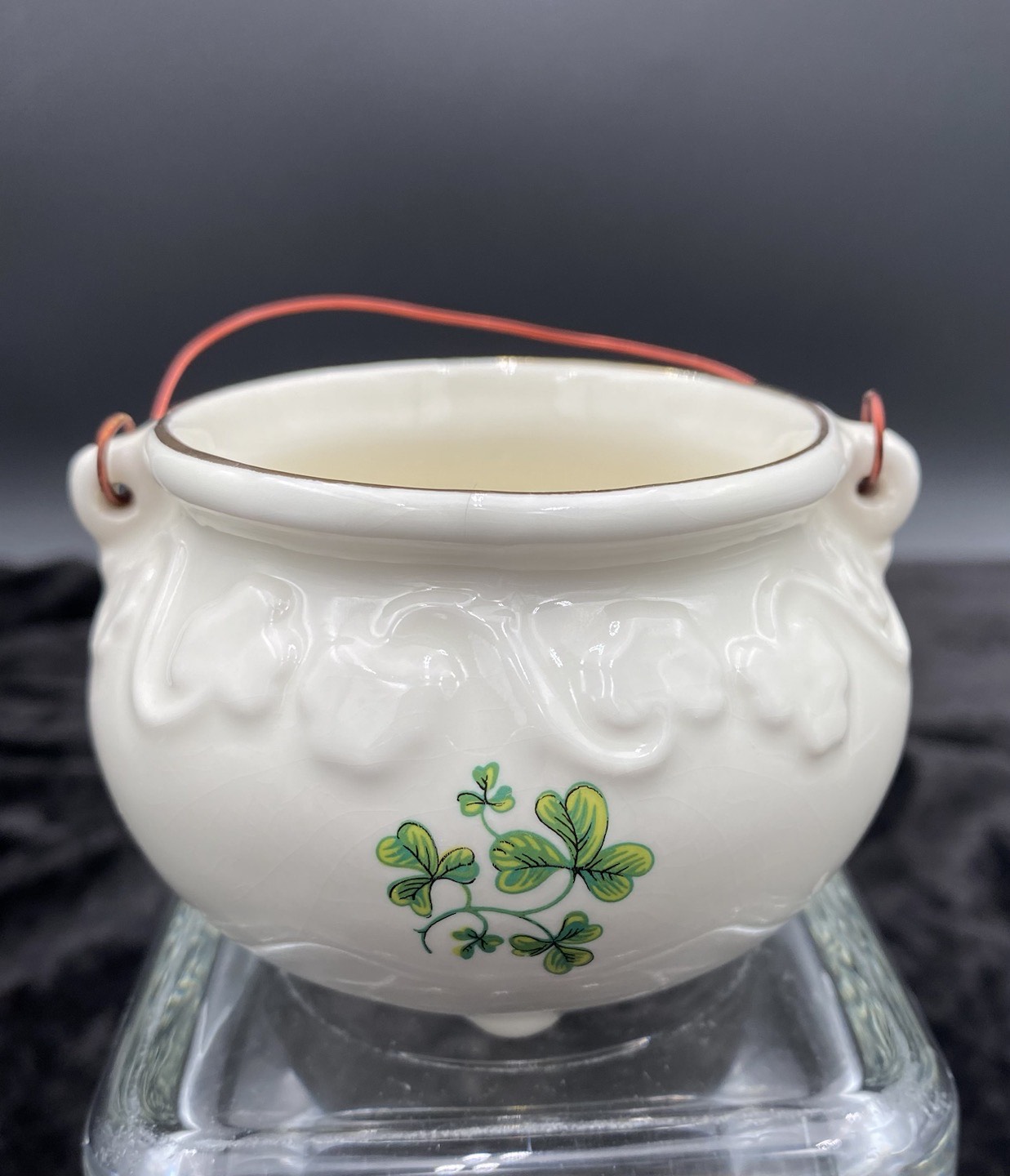 Vintage Irish Pot, Shamrocks w/Gold Gilt, Carrigcraft Carrigaline ...