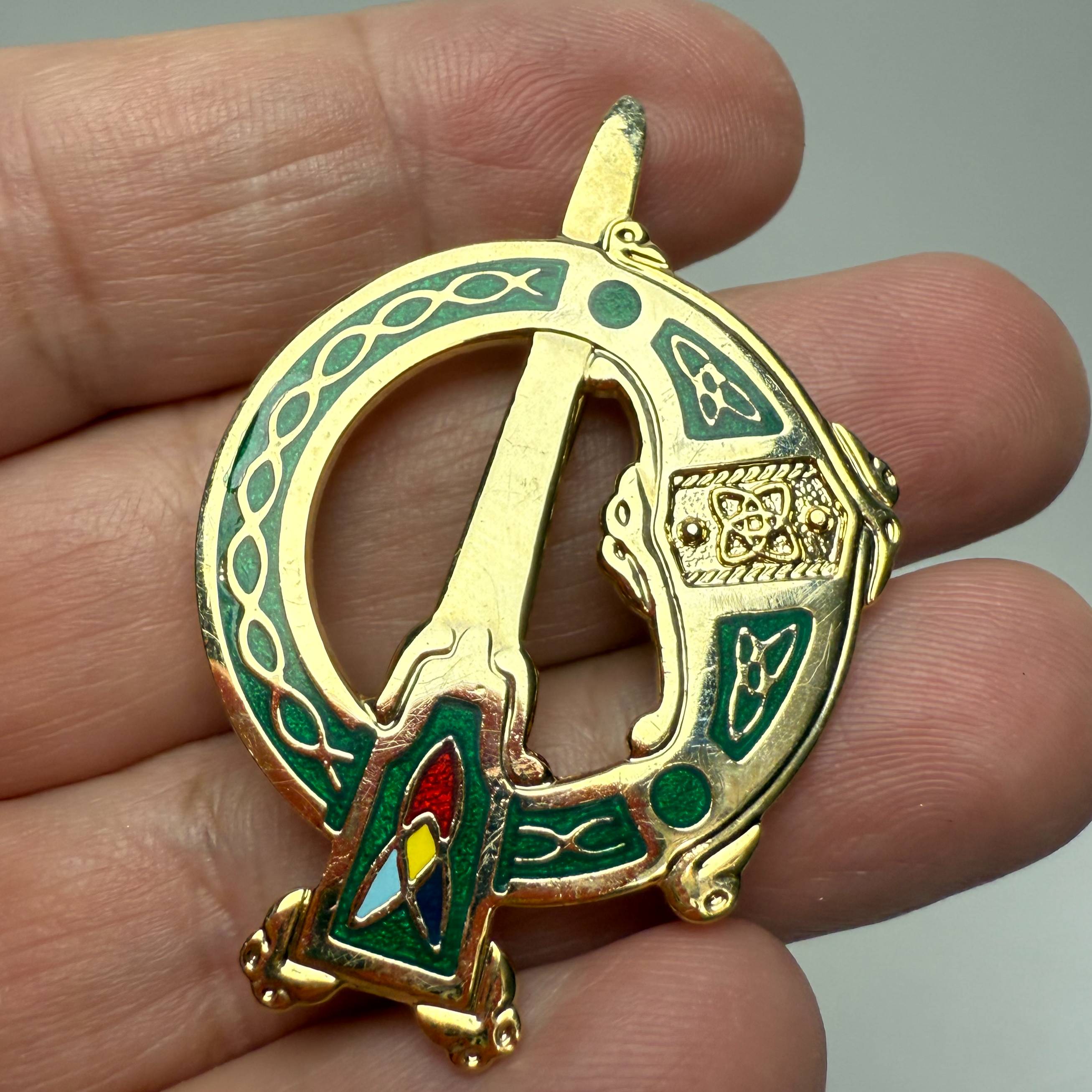 Vintage Celtic Knot Irish Tara Sword Gold Tone Brooch Kilt Pin Green Enamel