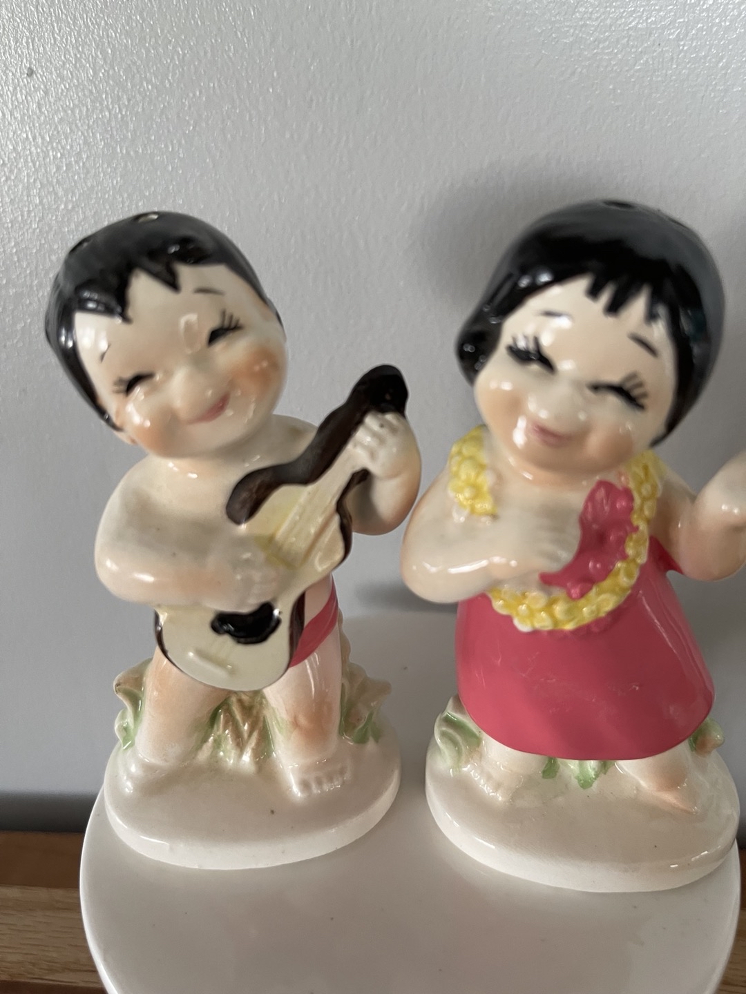 Rare Vintage Hawaiian Hula Boy & Girl Salt & Pepper Shakers