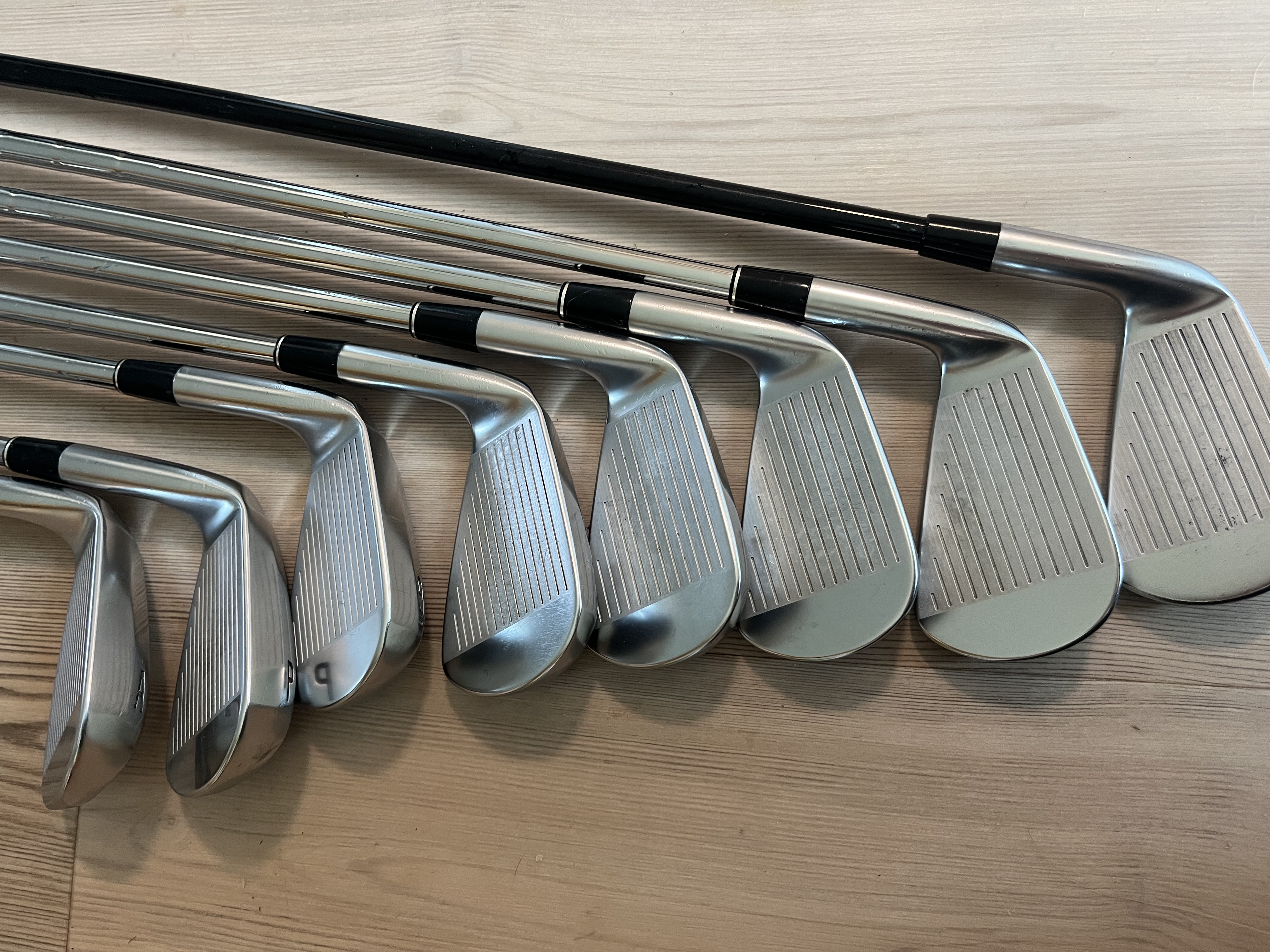 Stacked Golf · Srixon ZX5 mkii iron set 5-AW stiff