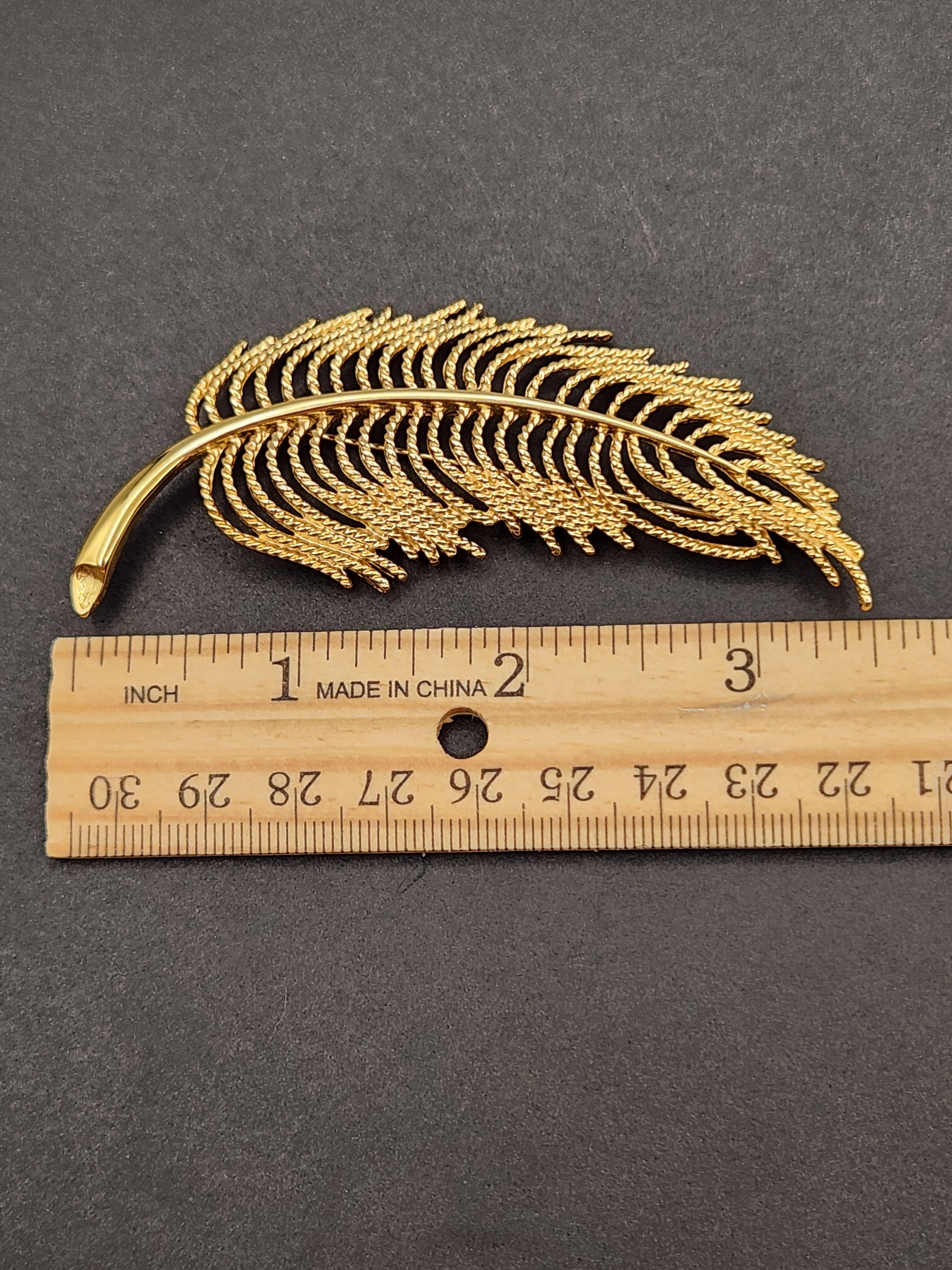 Monet Vintage Feather Pin Leaf Rope Detail