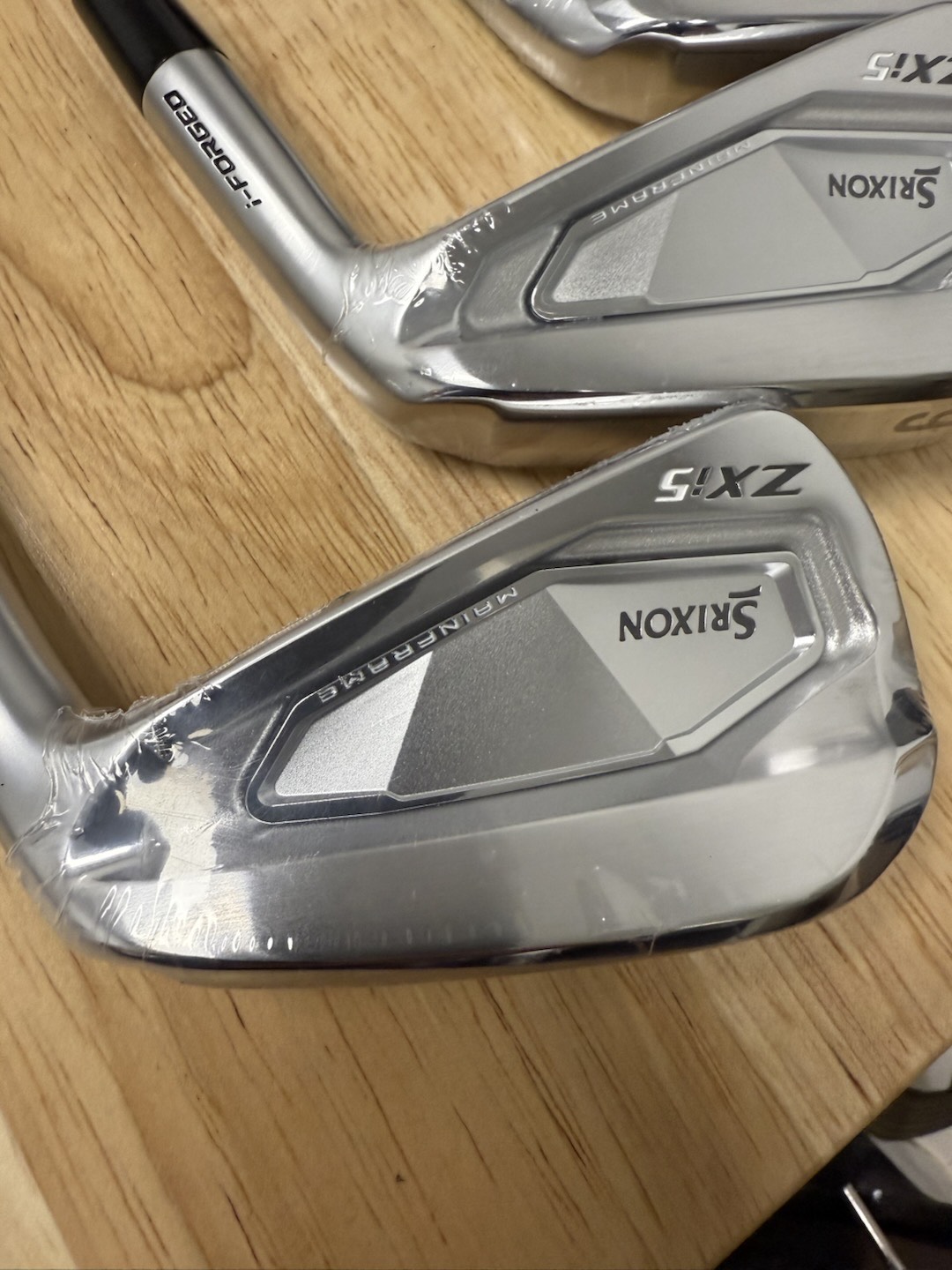 ビビ Nice Left Handed Srixon ZXi5 7-PW IRON SET - MMT 105 Stiff