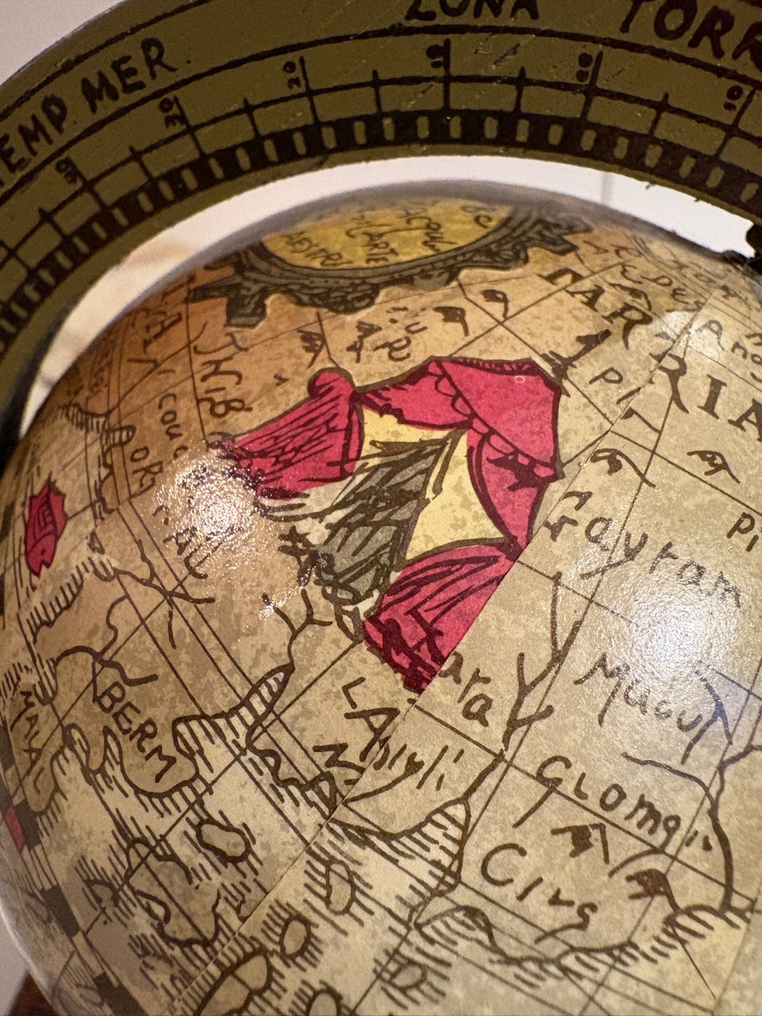 Vintage Old World Zona Temp Settent. Spinning Globe Bookends Made