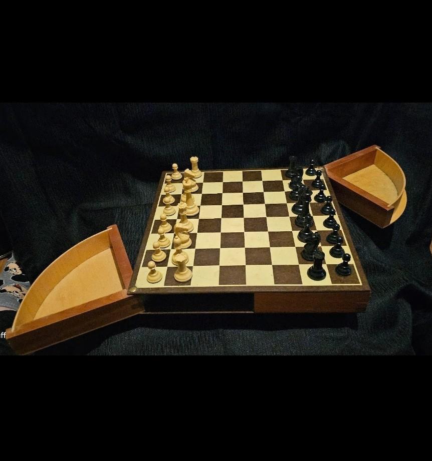 Vintage Druke Chess Set