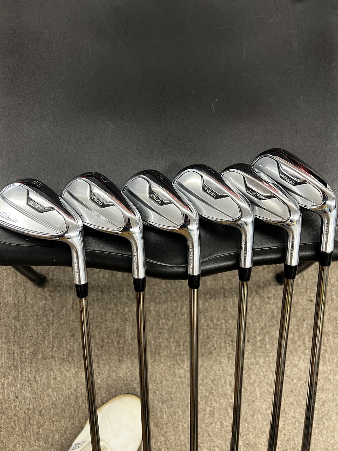 Titleist T200 6-AW Great condition!