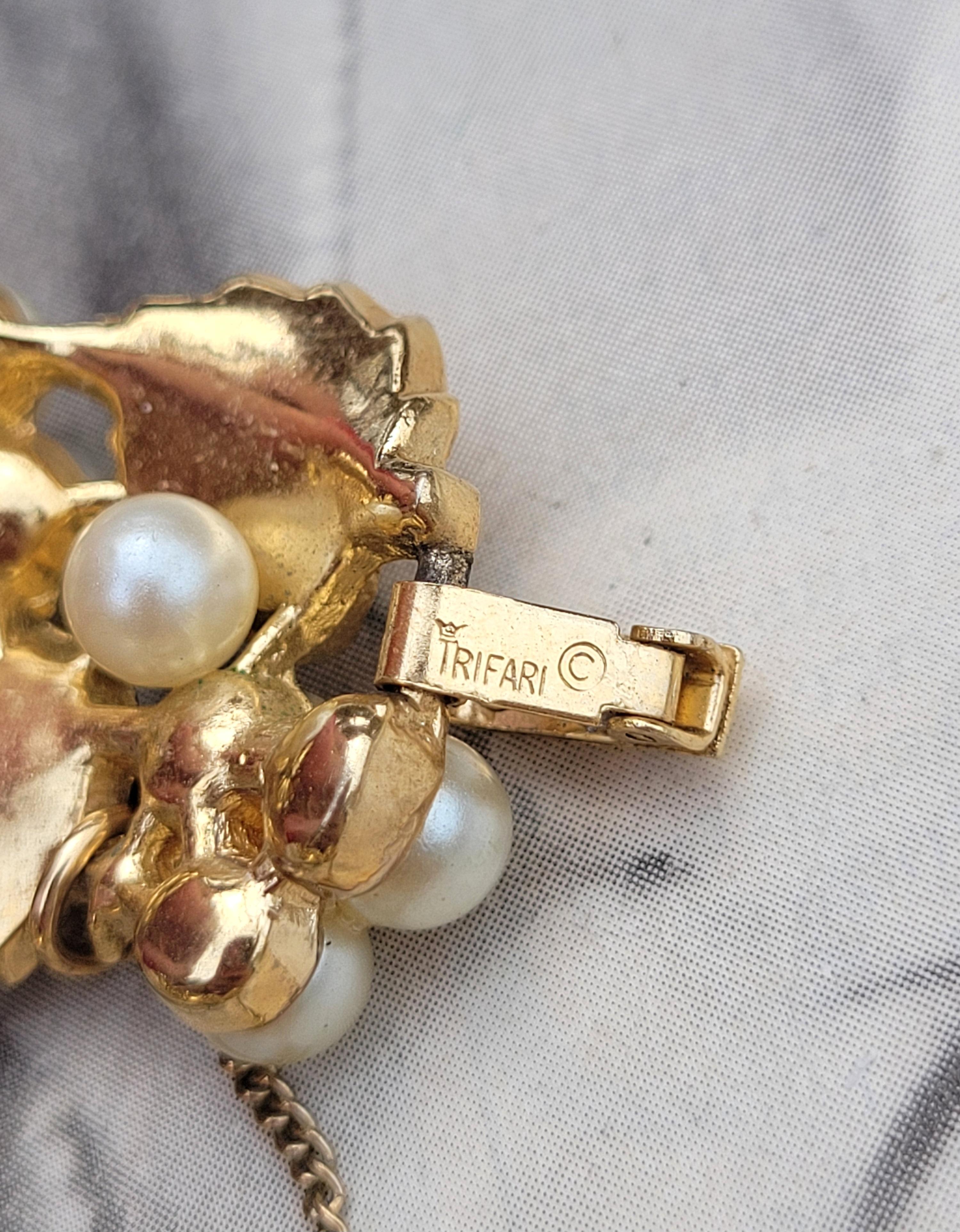 Vintage Crown Trifari Brushed Gold Rhinestone Faux Pearl