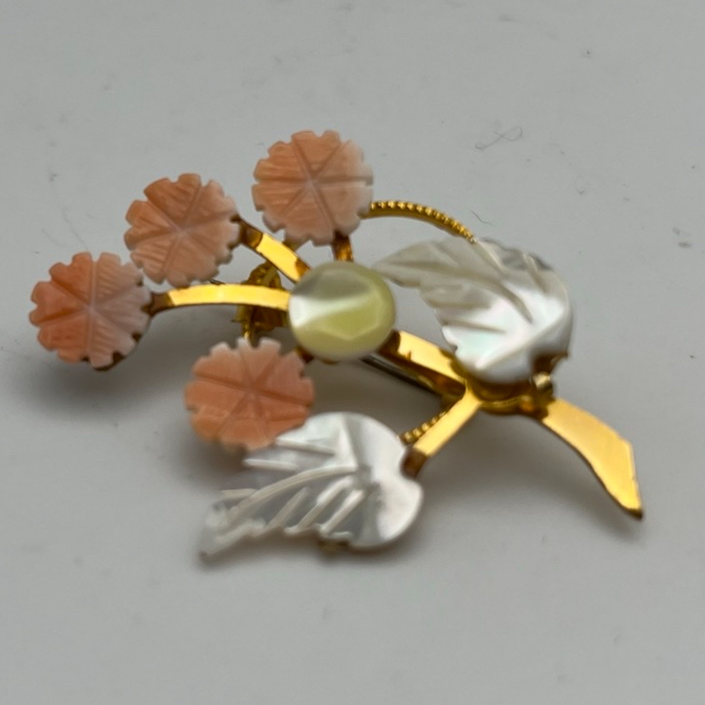 Peach Mother Of Pearl Shell Bracelet main image 0