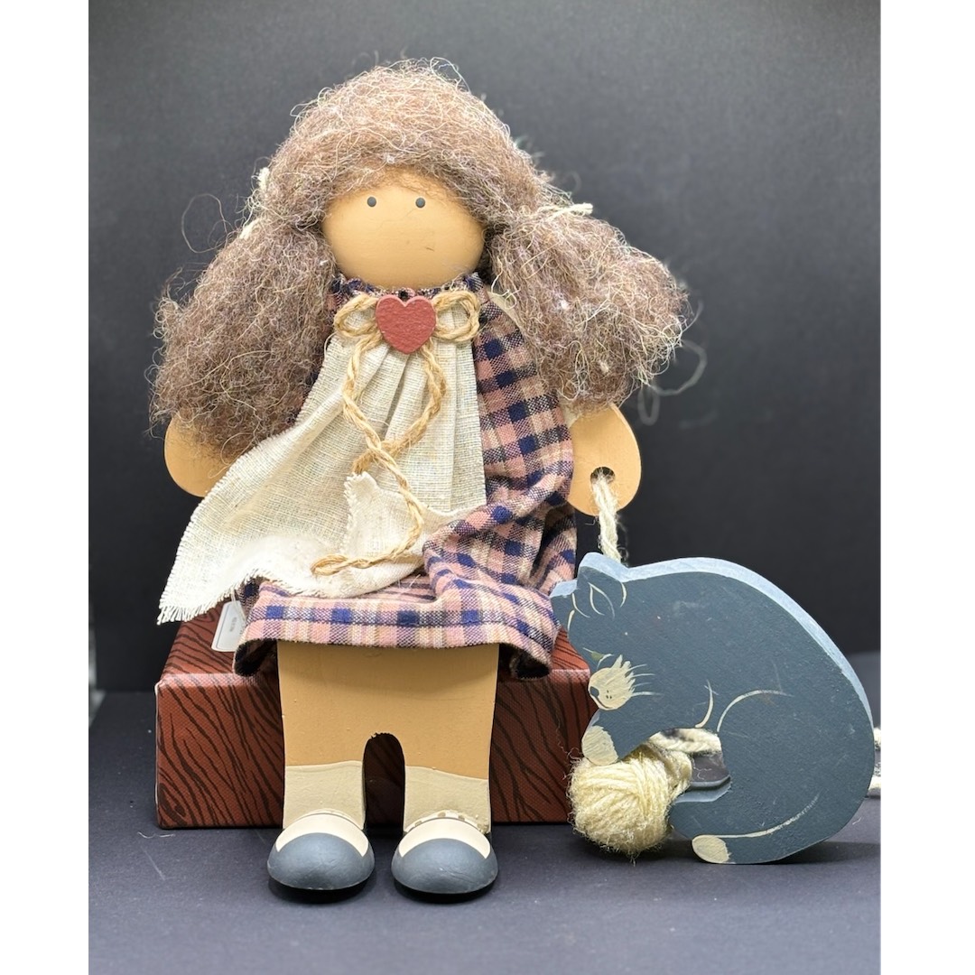 Vintage Lizzie High Doll Naomi Valentine w/cat