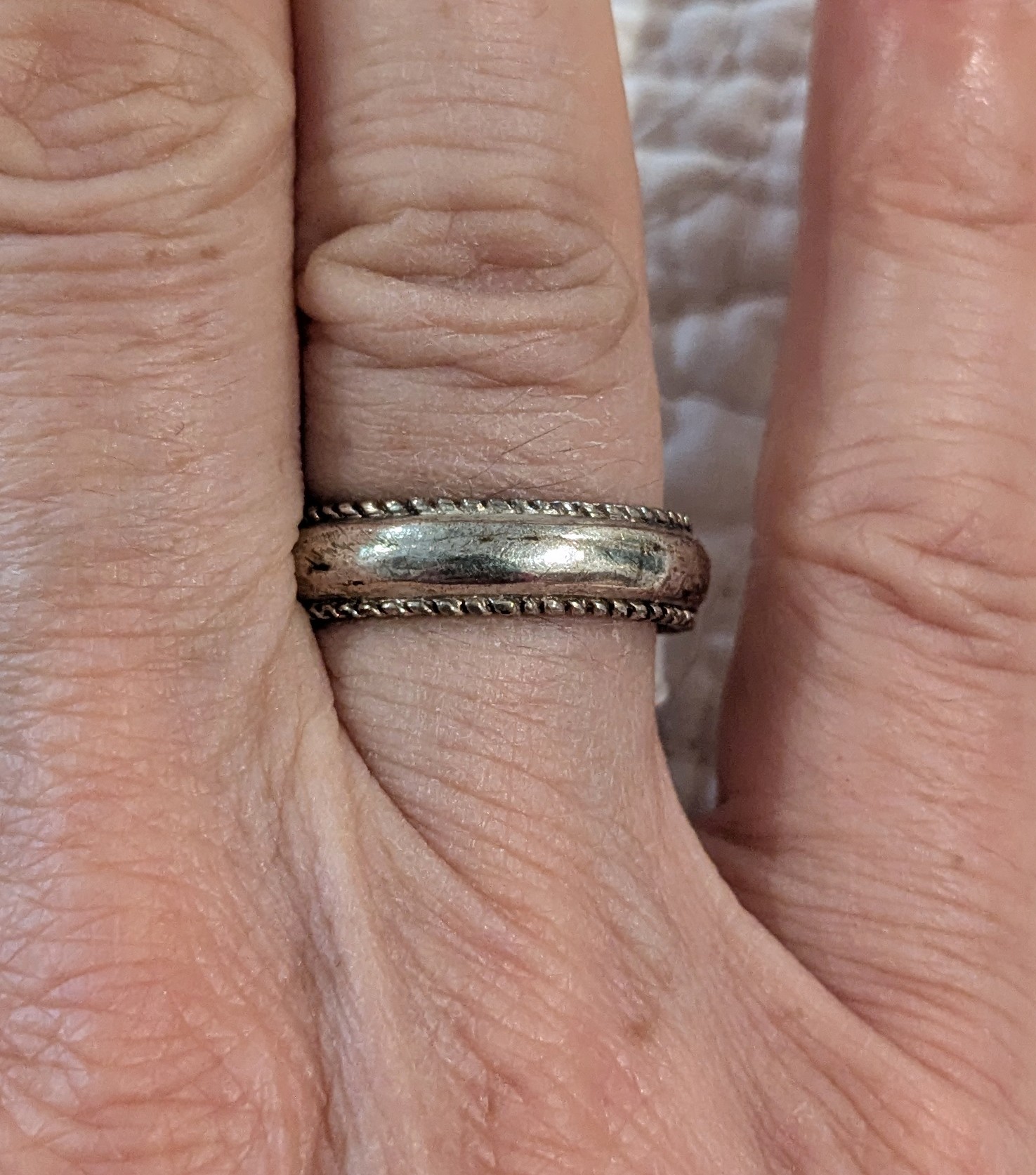 Classic Vintage Sterling Silver Wedding Band Ring with Beaded Edges, Size 8