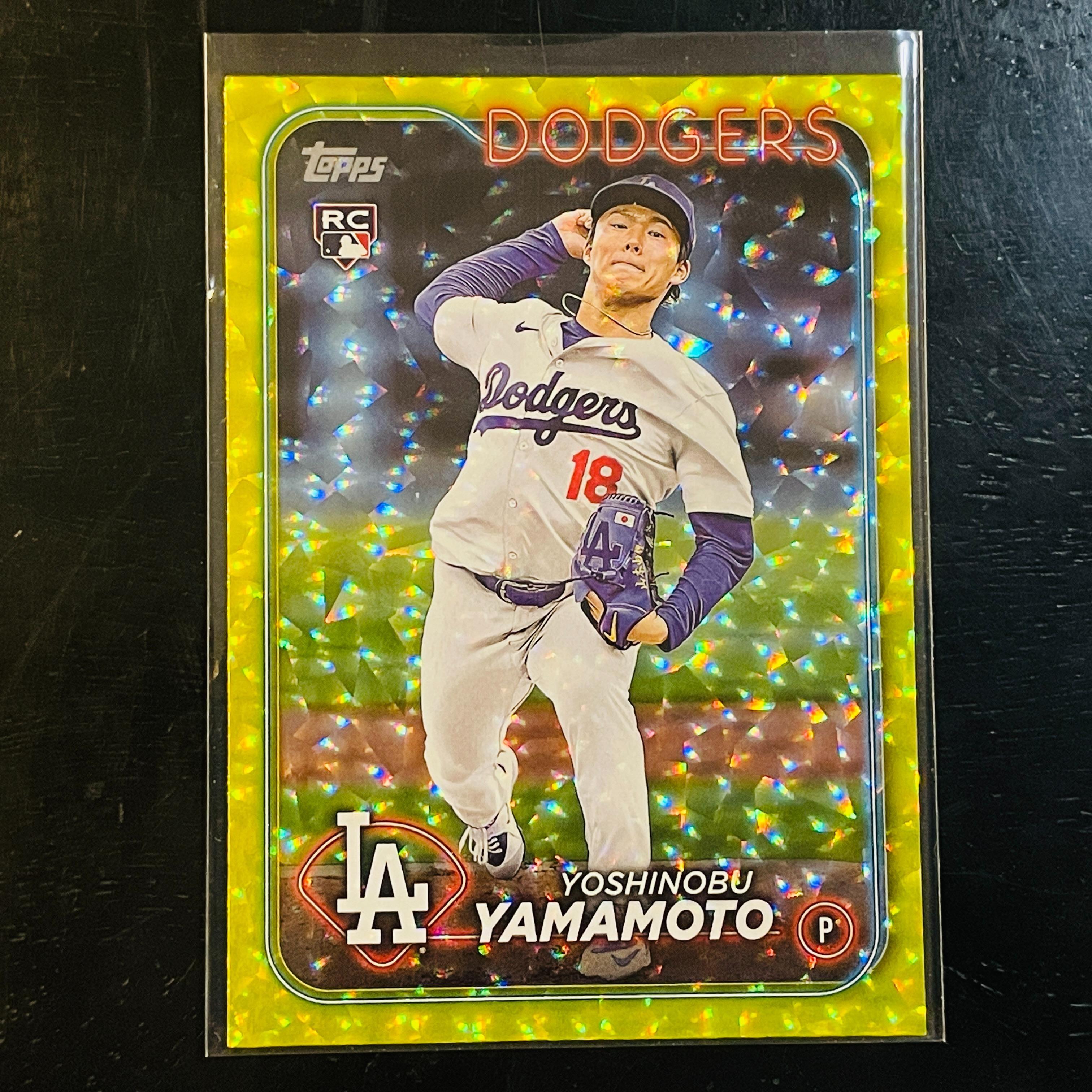 Yoshinobu Yamamoto Los Angeles Dodgers Topps S2 RC Yellow Crackle
