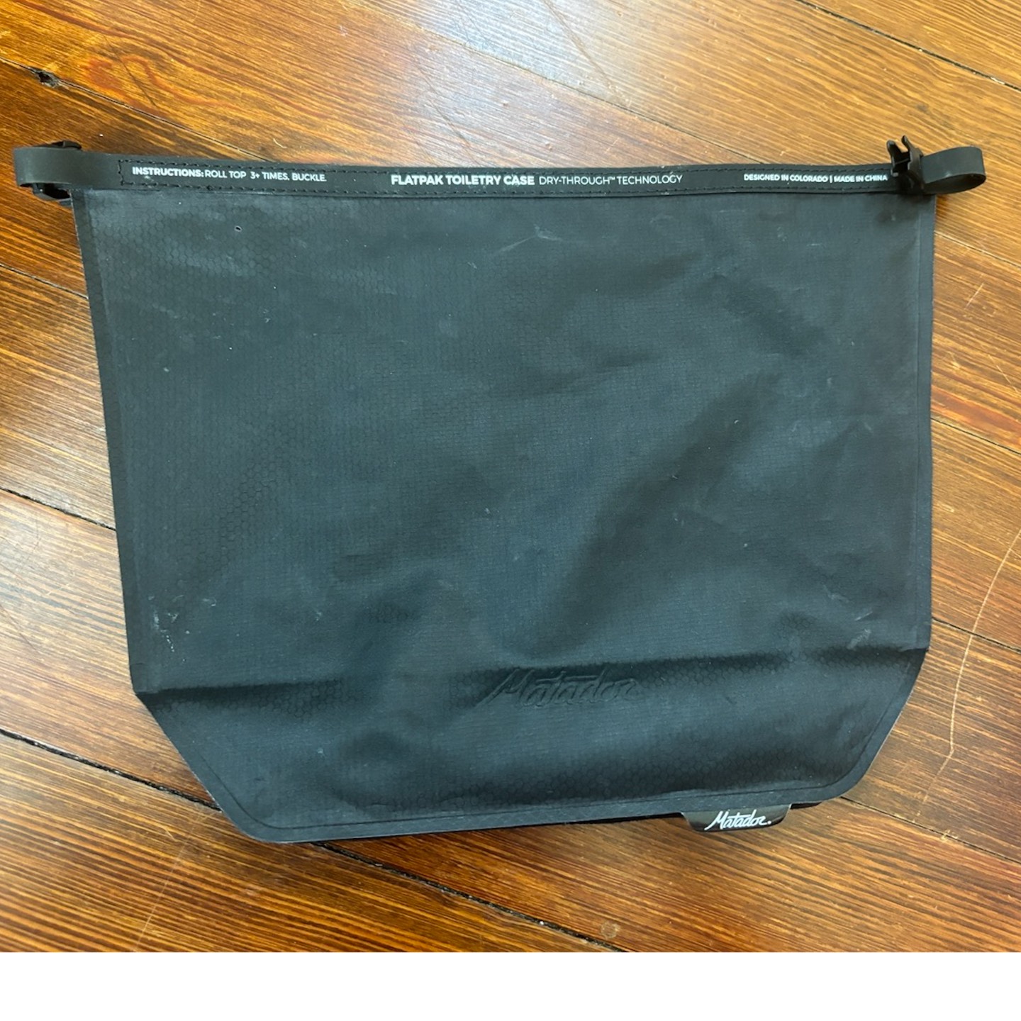 Eastpak TRAVER - Toilettas - garden soft/paars