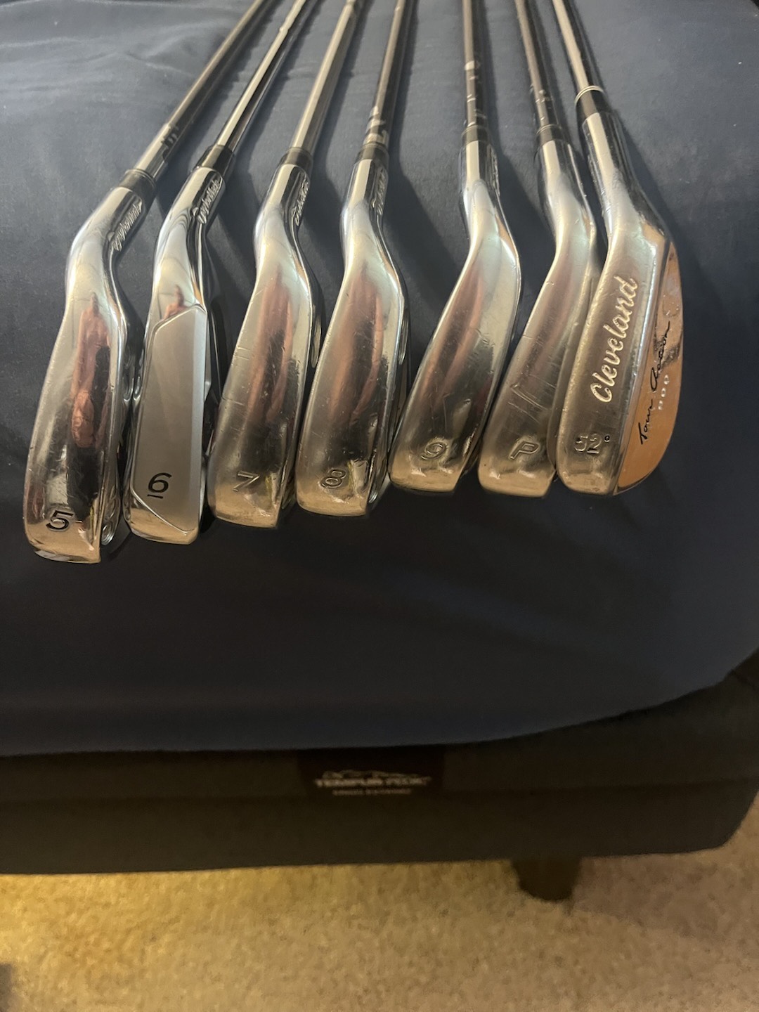 Taylormade R7 CGB. Regular Flex 5-pw With Cleveland 52' Wedge