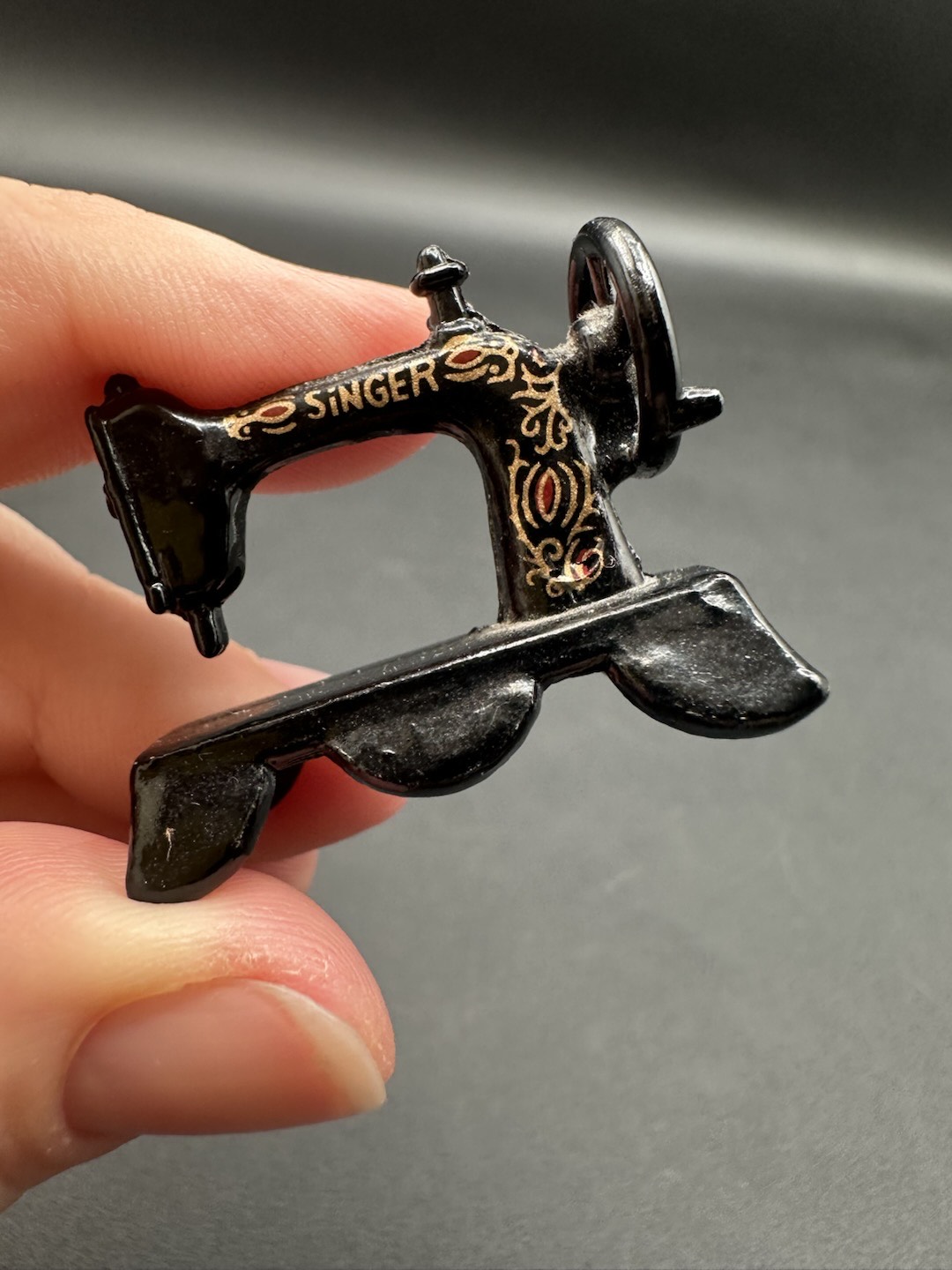 Miniature Cast Iron Singer Sewing Machine Golden Lettering Unsigned 2.5 ...