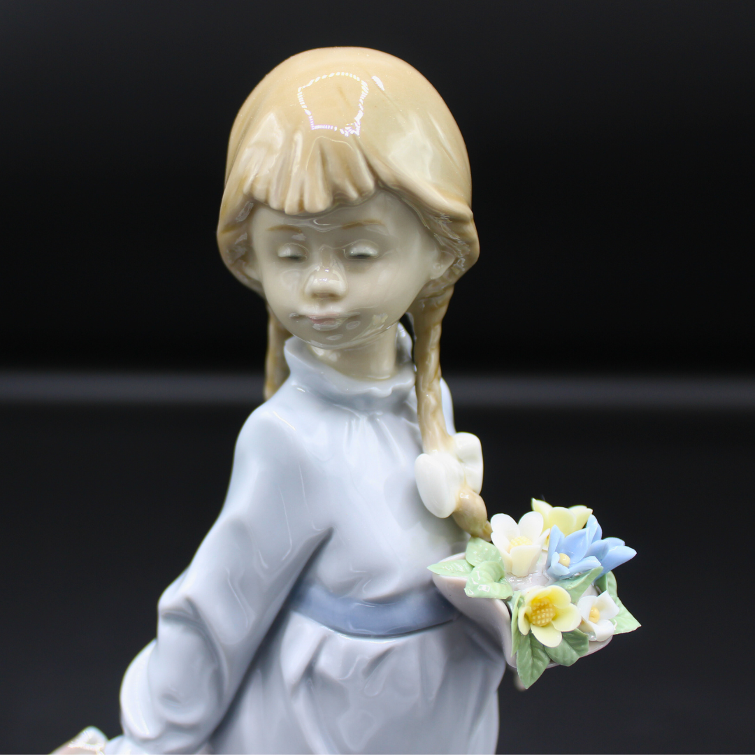 【限定品】リヤドロ LLADRO 7604 学校時代 SCHOOL DAYS Lladro Porcelain Figurine # 7604 School Days” Girl with
