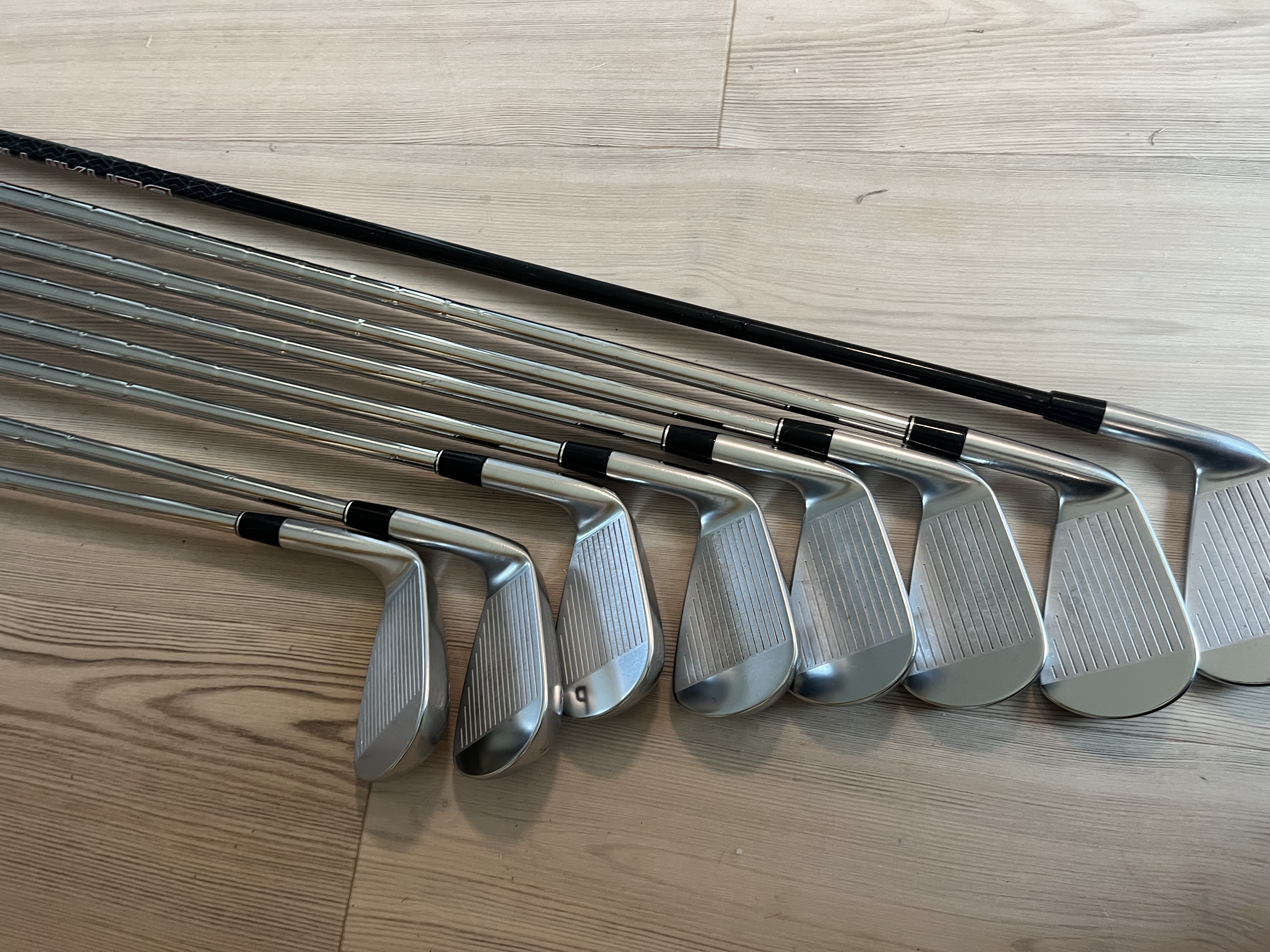 Stacked Golf · Srixon ZX5 mkii iron set 5-AW stiff