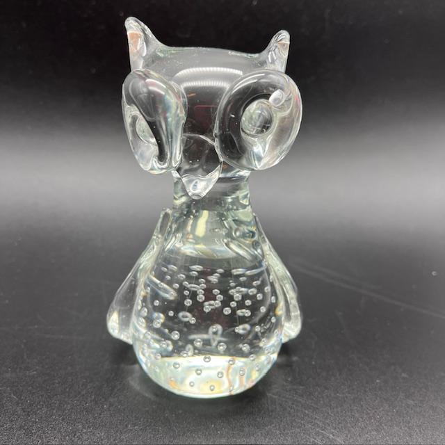 Clear Glass Big Eyed Owl Paperweight Figurine Made in Tiawan 4.5" tall