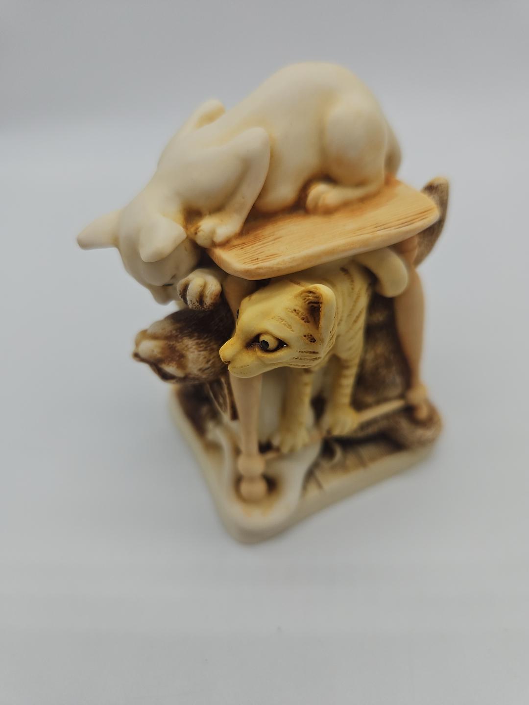 置物 Harmony Kingdom Frogberry Ivory 置物 Harmony Kingdom