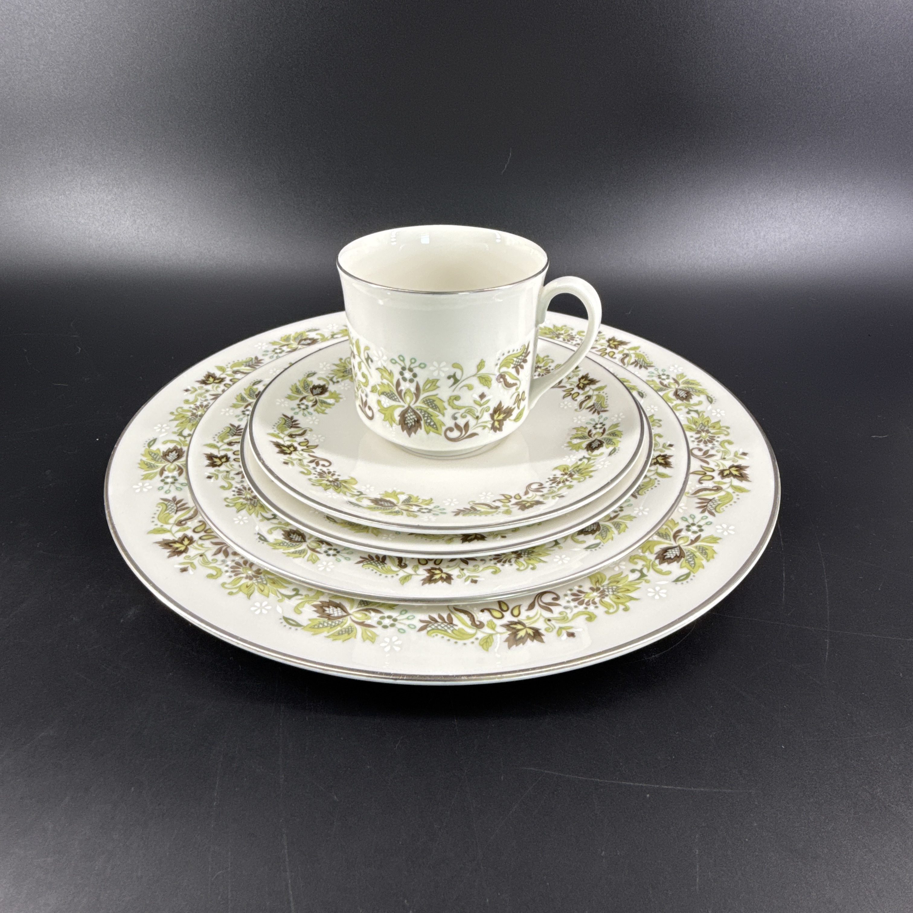 Royal Doulton Vanity Fair 22-Piece Translucent China Set Vintage TC-1043